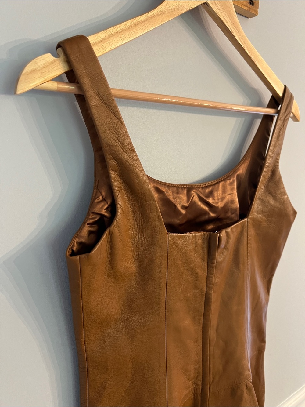 BCBG Max Azria 100% Leather Cognac Brown Sheath Midi Dress Size 6 - Picture 11 of 12